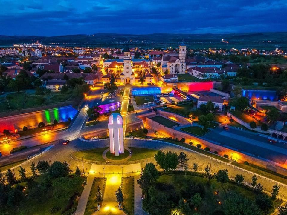 Midsummer Boulevard Apartment Alba Iulia Bagian luar foto