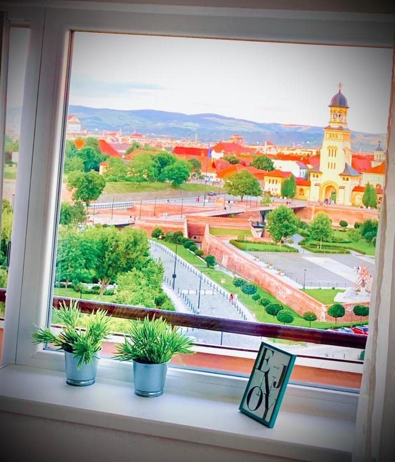 Midsummer Boulevard Apartment Alba Iulia Bagian luar foto